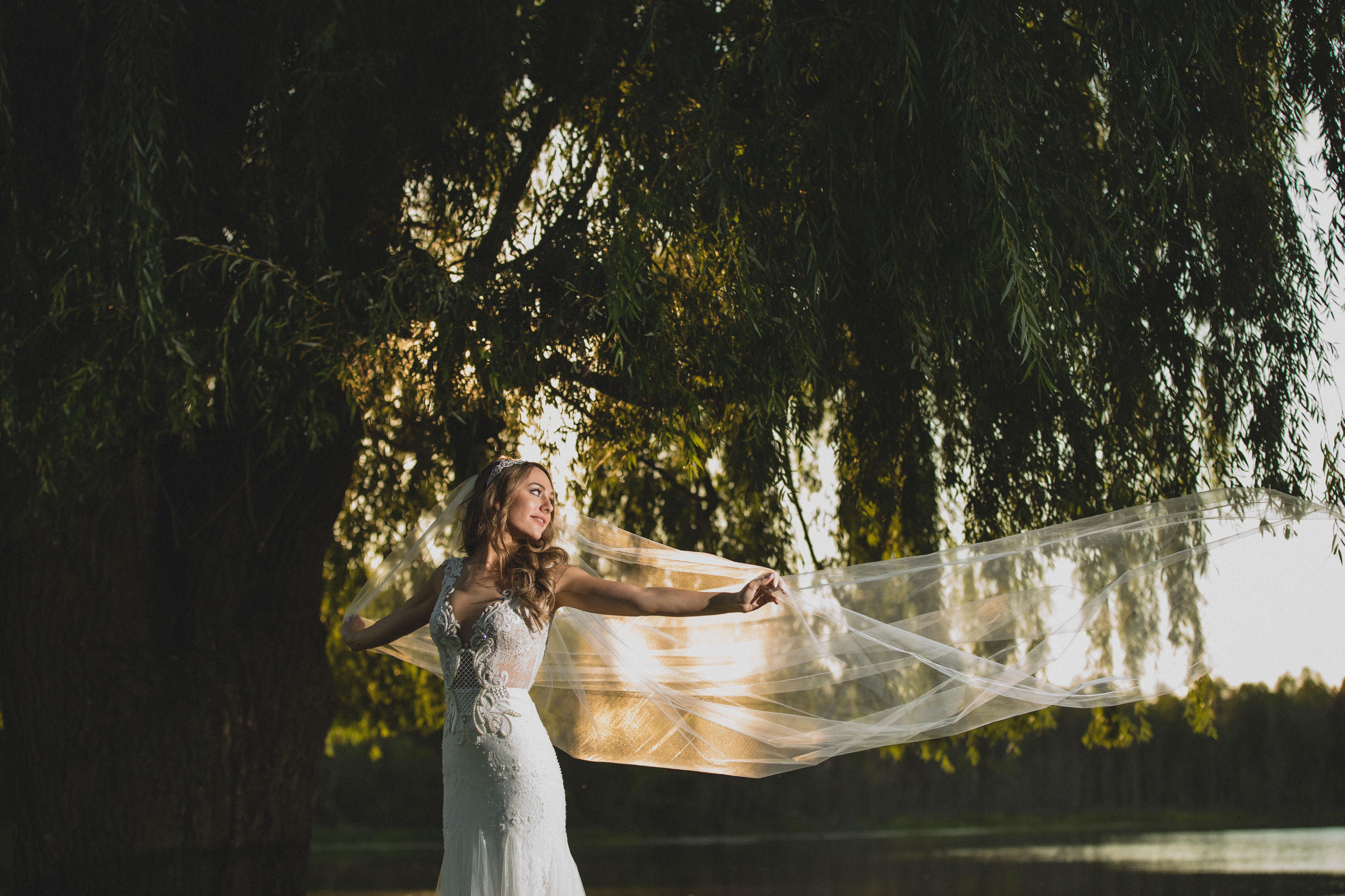 bride with a long veil